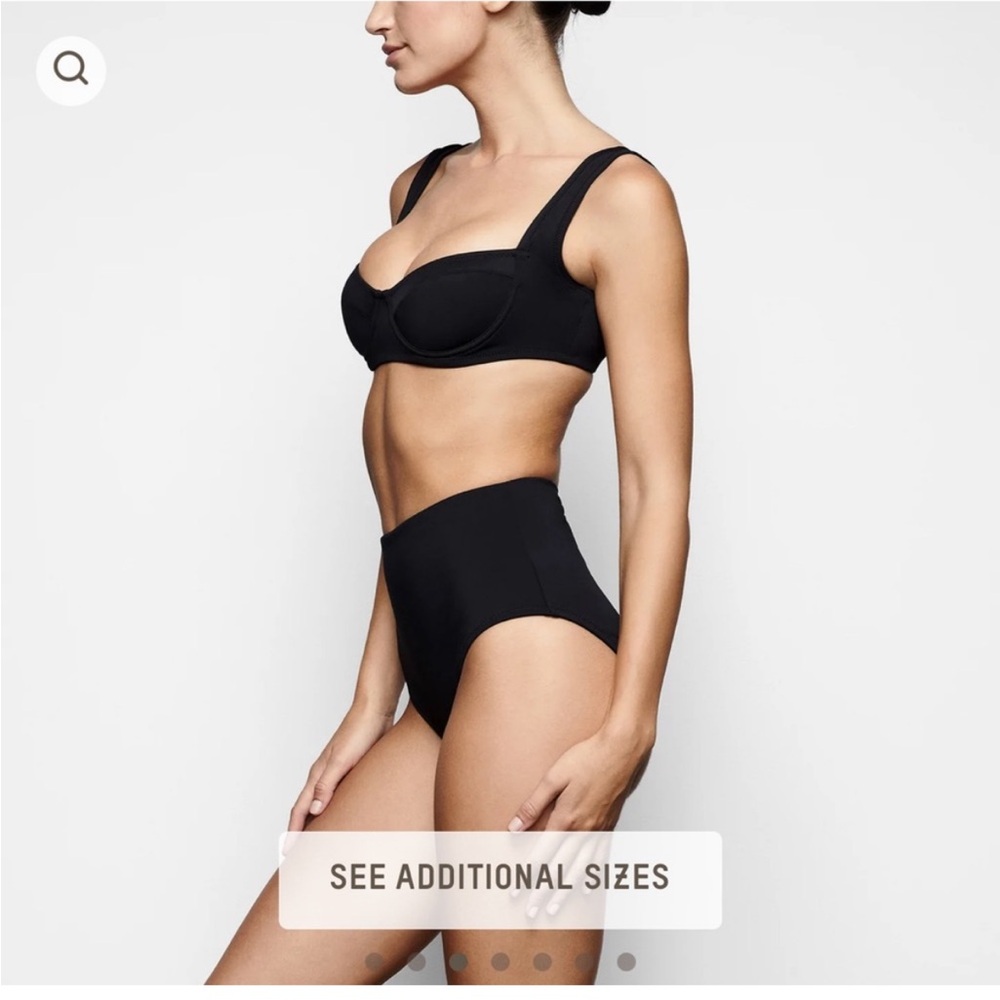 SKIMS Shaping Swim Unlined Underwire Bikini Top in Onyx size Small - Picture 10 of 15